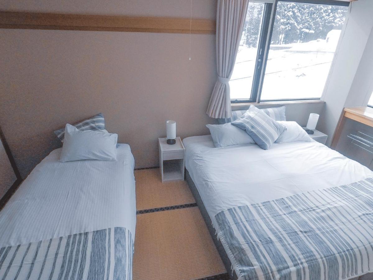 Red Fox Hotel *